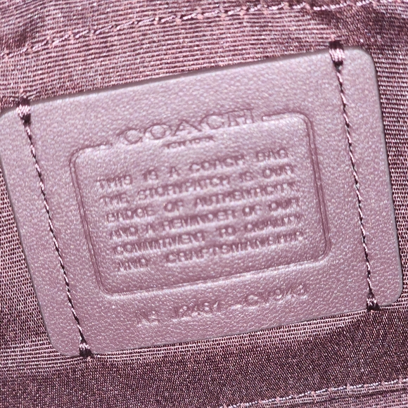 NWT Coach Ashton Crinkle Patent Leather Red Baguette Crossbody Bag CV943 - Picture 4 of 7